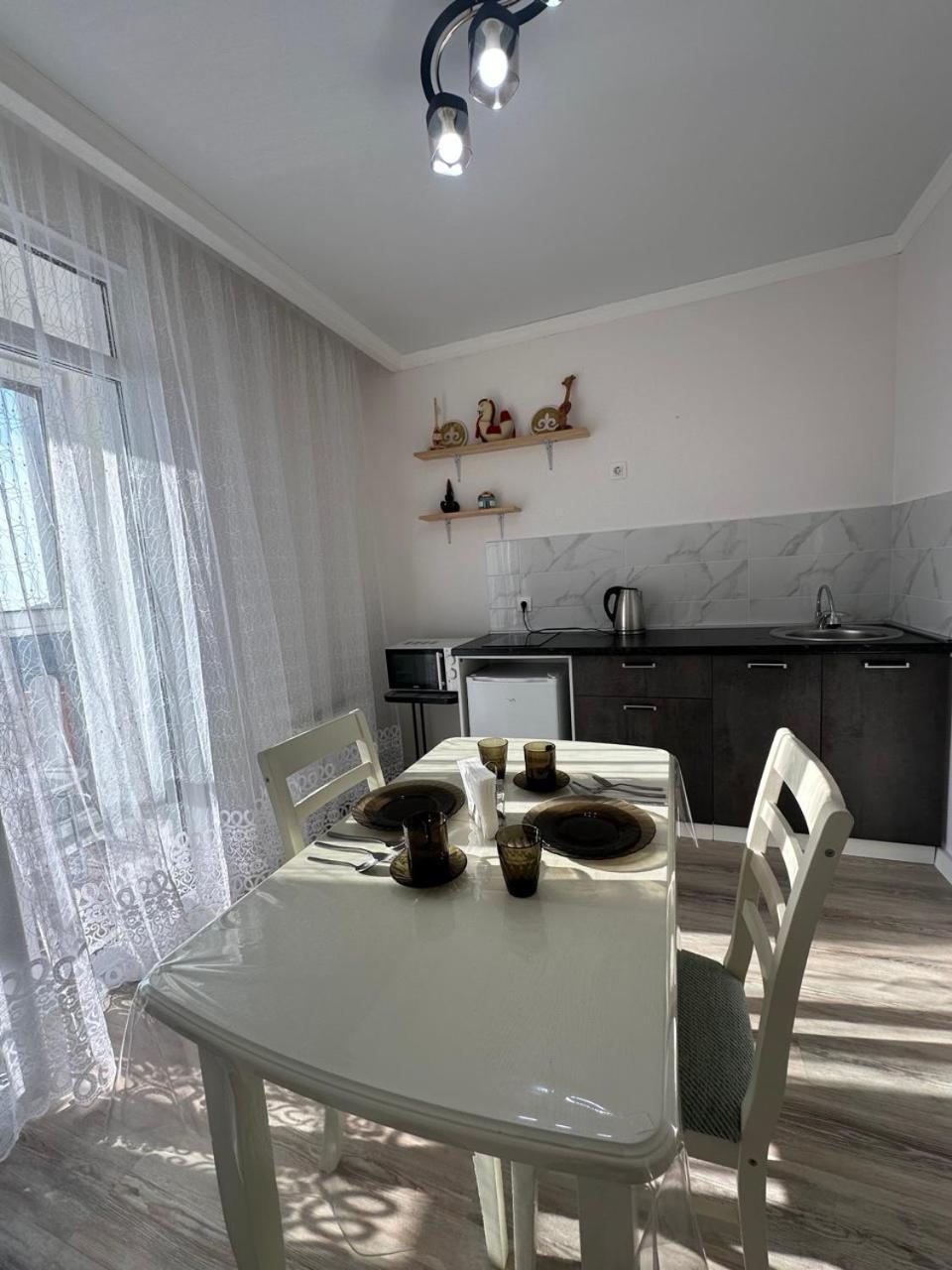 Lakestay 3 Almaty Bagian luar foto